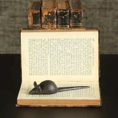 Pablo Critter Cast Iron Mouse