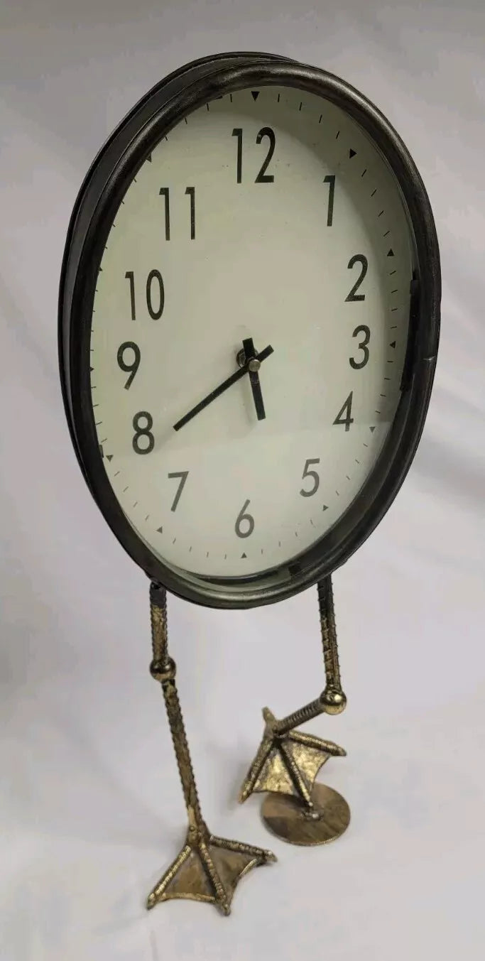 Table Clock with Duck Feet