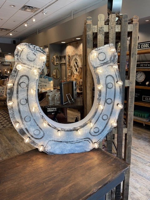 Horseshoe Lighted Sign – wrarefortworth